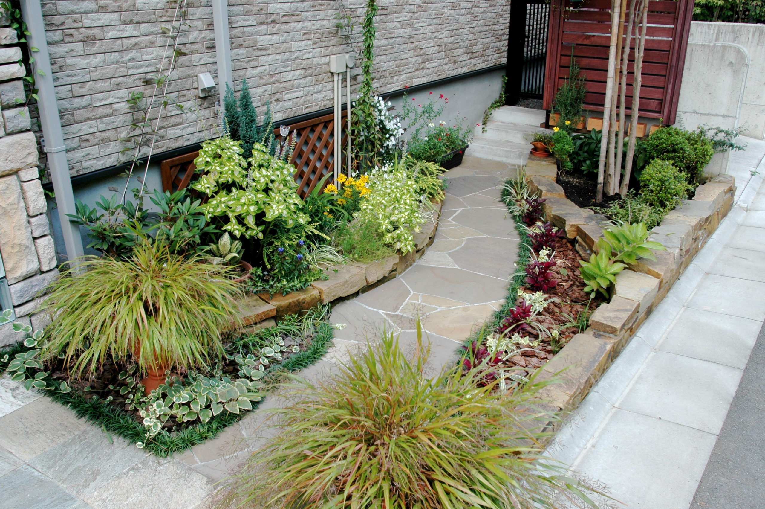 庭づくりは デザイン から もしもしweb 多摩 八王子 稲城 町田 多摩ニュータウン の地域情報